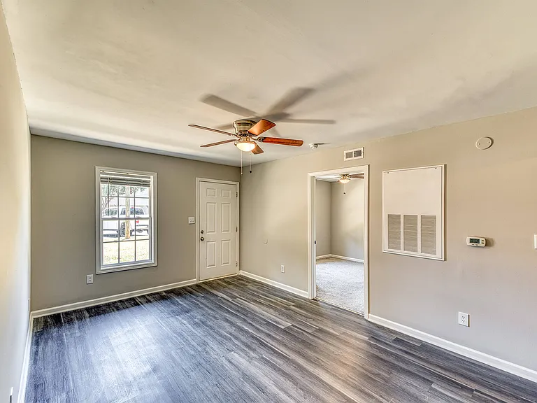 Ashford Place Apartments — Photo 10