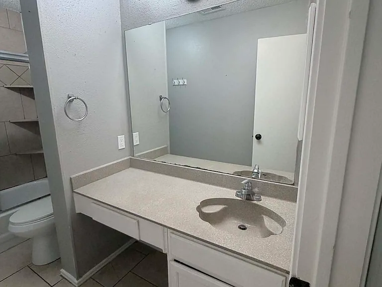 4203 Katrina Ln — Photo 18