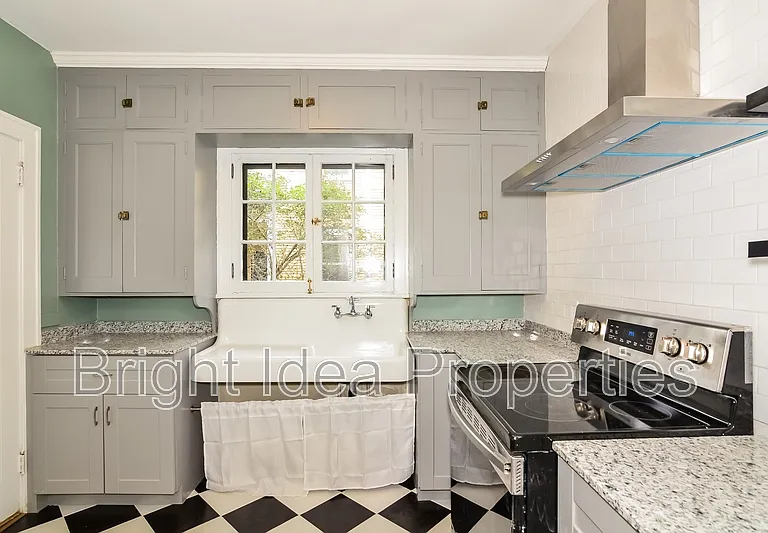 969 Saint Clair Ave #1 — Photo 2
