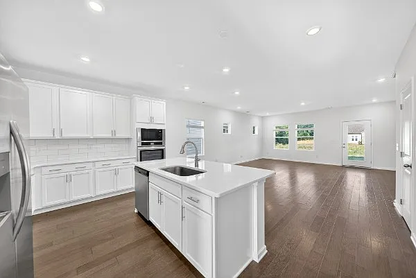 124 Limbury Ct — Photo 13