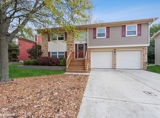 1190 Old Timber Ct, Hoffman Estates, IL 60192