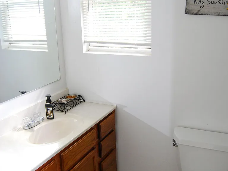 9 Cedar Ave #A — Photo 10