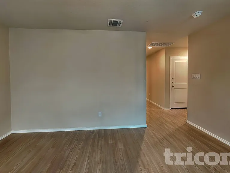 5546 Basil Chase — Photo 2