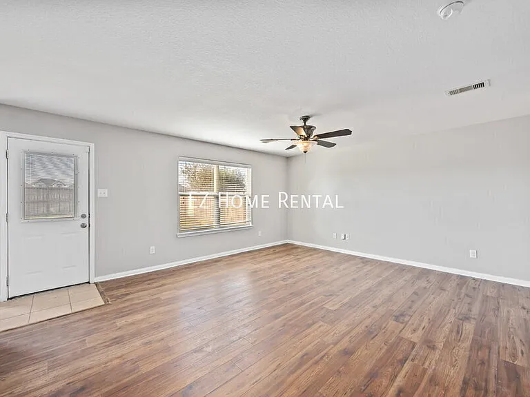 16267 Silver Wing Ln — Photo 2