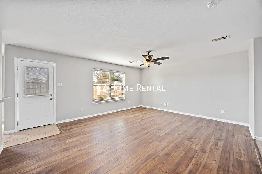 Building Photo - 16267 Silver Wing Ln