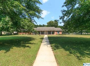 3405 Oak St, Decatur, AL 35603