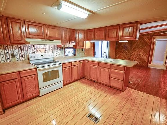 3rd image of 37 Lone Pine Ct