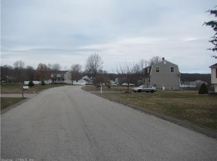 11 Brian Blvd, Uncasville, CT 06382