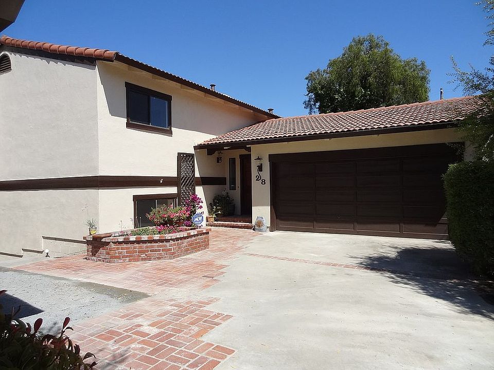 1st image of 28 Via Padre