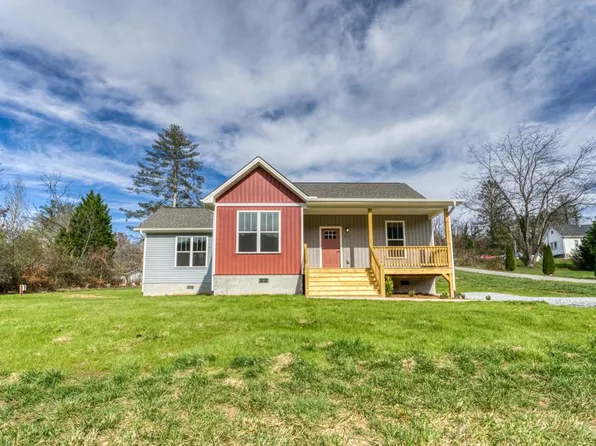 46 Kassandra Way, Hendersonville, NC 28791