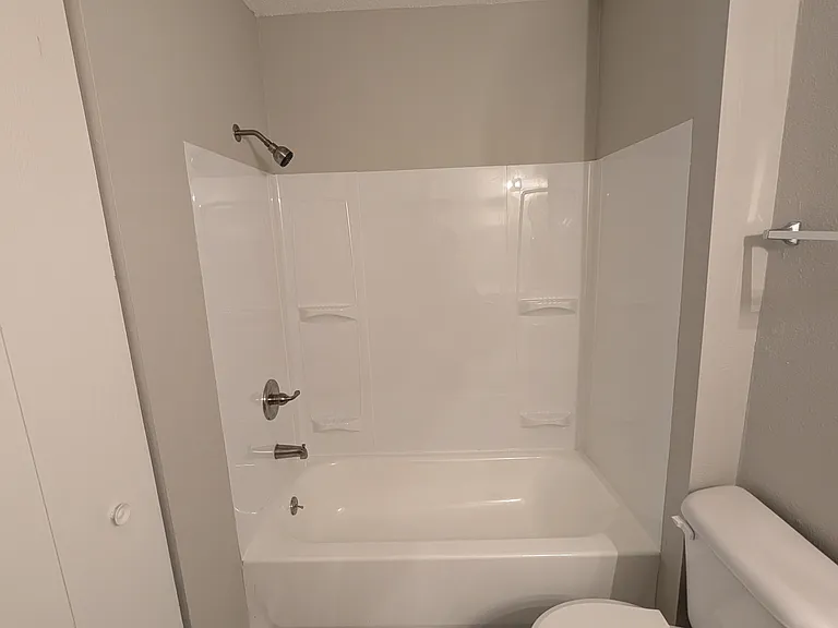 1104 E 13th St #1B1B — Photo 7