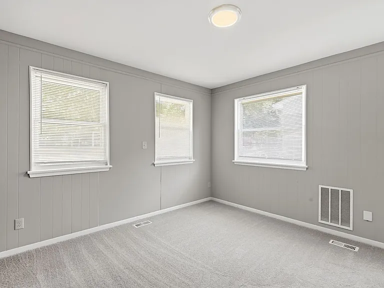 1230 Roanoke Ave — Photo 19