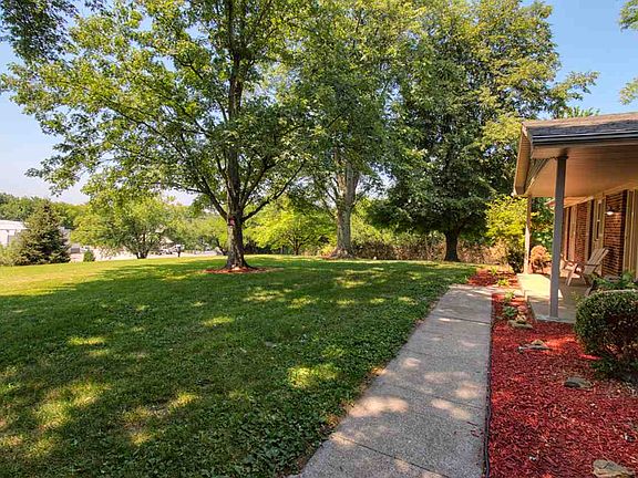 5th image of 105 Freddie Ann Dr
