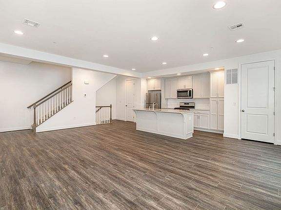 4th image of 3117 Stall Ln