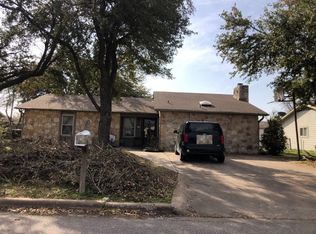 1415 Hillcrest Dr, Taylor, TX 76574