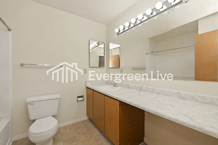 6540 Rolling Glen Dr — Photo 14
