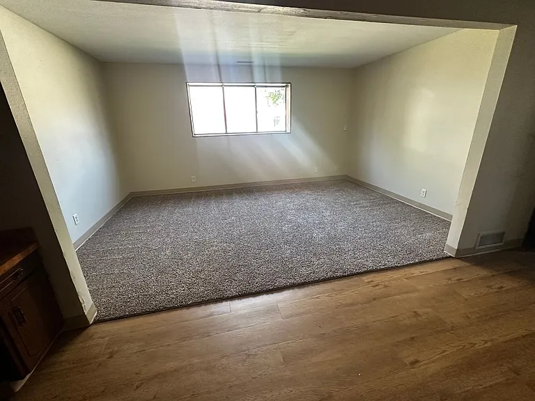 606 Cedar St — Photo 2