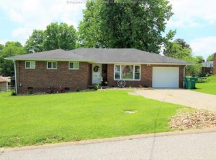 305 Caroline Dr, Branchland, WV 25526