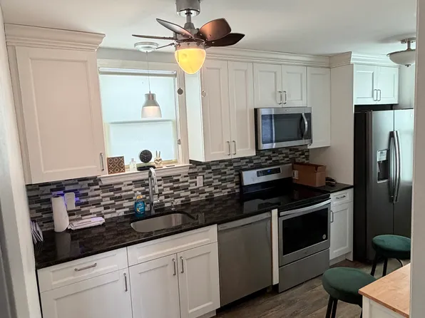 138 3rd St, Dunellen, NJ 08812