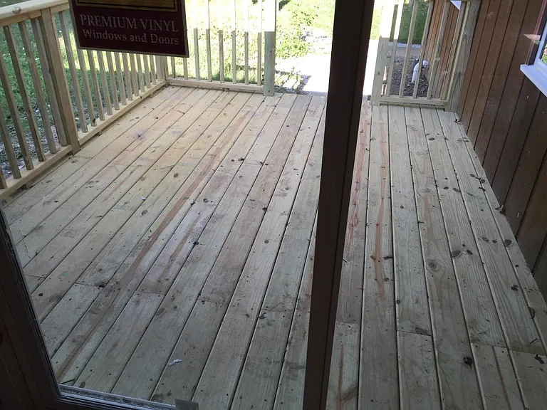 1289 Stratford Dr W — Photo 3
