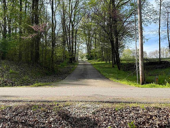 3rd image of 2414 E County Road 50 N