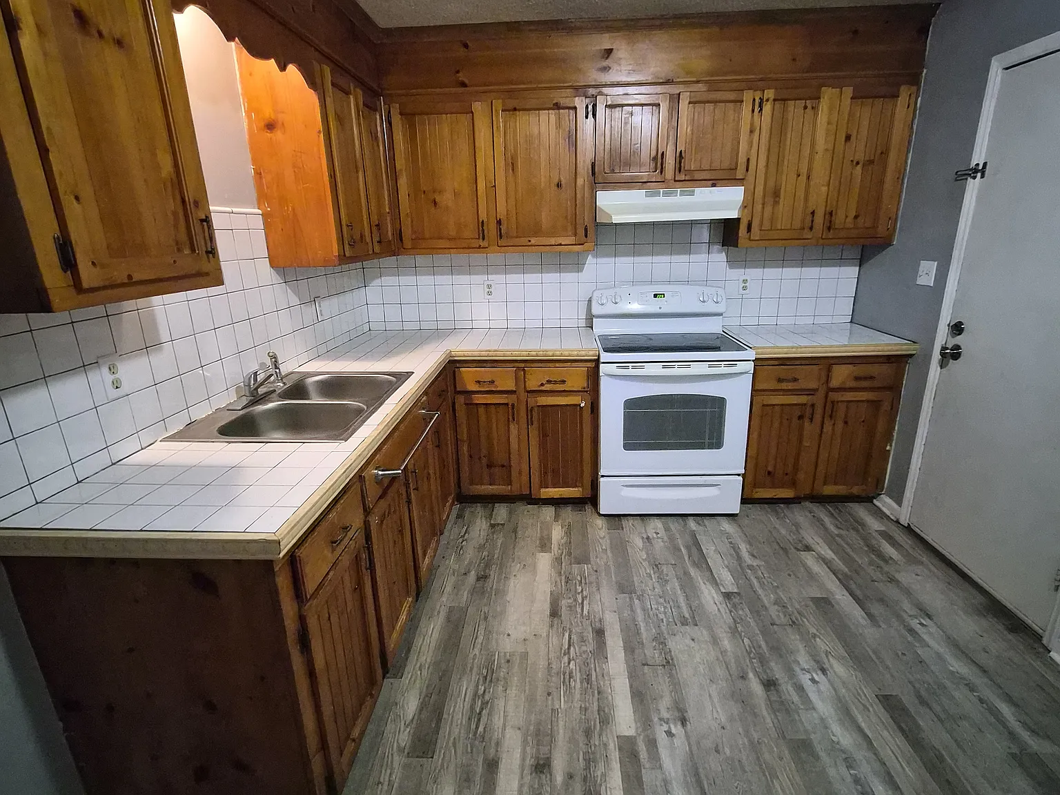 2 bed, 1.5 bath, $1,200 — Photo 4