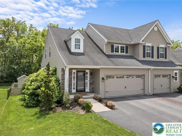 2352 Creekside Dr, Coplay, PA 18037