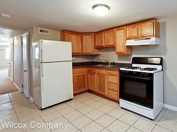 3rd image of 3332 W Polk St #9316859