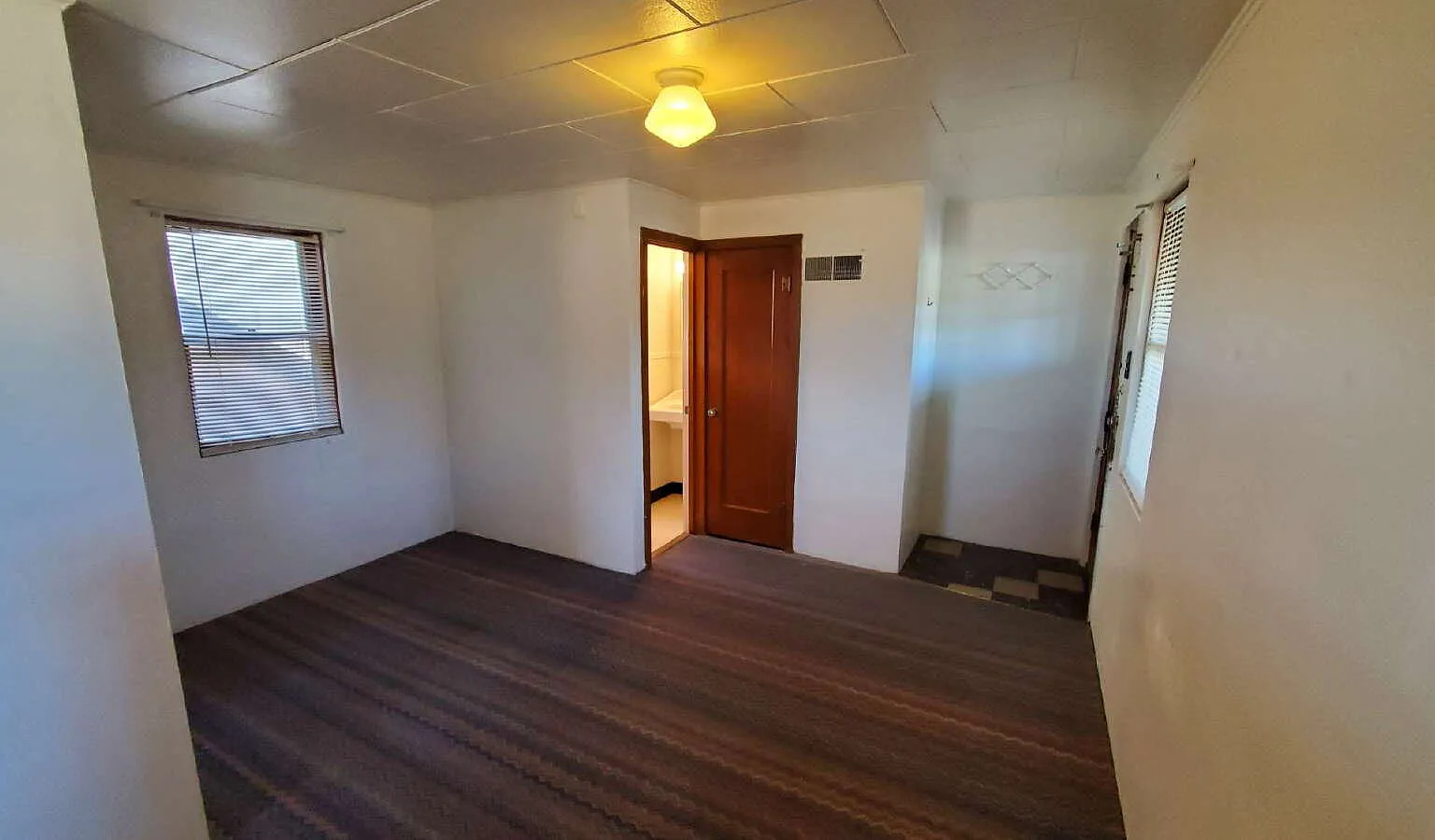 Studio, 1.0 bath, 350 sqft, $825 — Photo 1