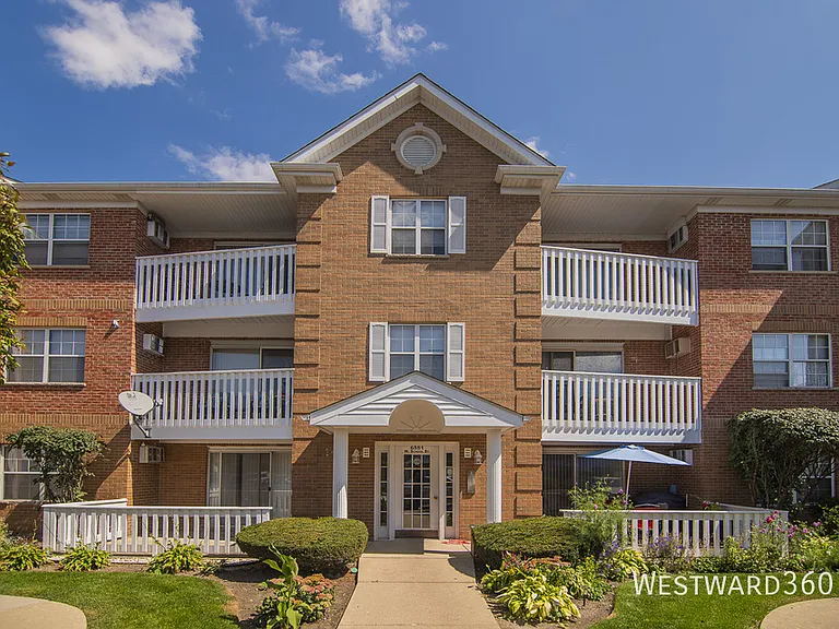 6551 W School St #103B — Photo 1