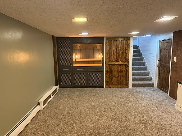 715 Edgewater Dr — Photo 8