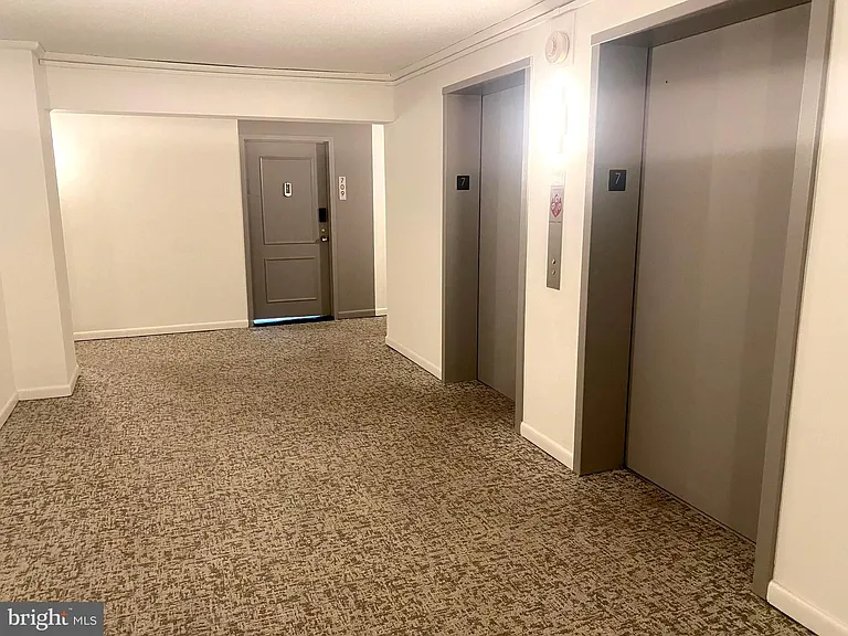 118 Monroe St #709 — Photo 30