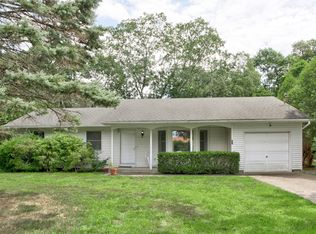 21 Debbie Ln, Westhampton Beach, NY 11978