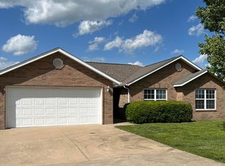 611 E George E Phelps Blvd, Carthage, MO 64836