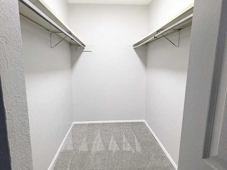 Copper Cove Apartments — Photo 36