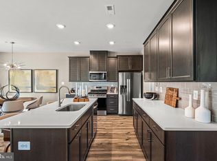1 Four Leaf Dr, Downingtown, PA 19335