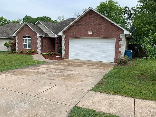 701 Andrea St — Photo 1