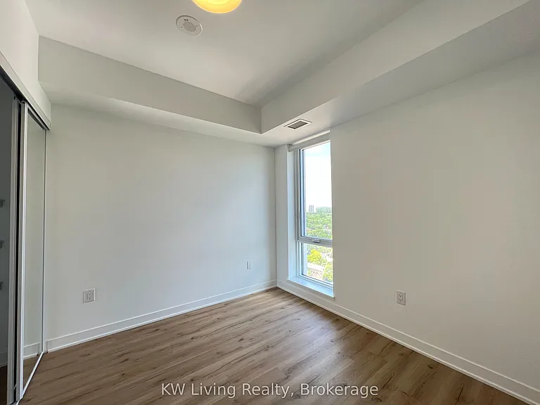 10 Oak St #2001 — Photo 5