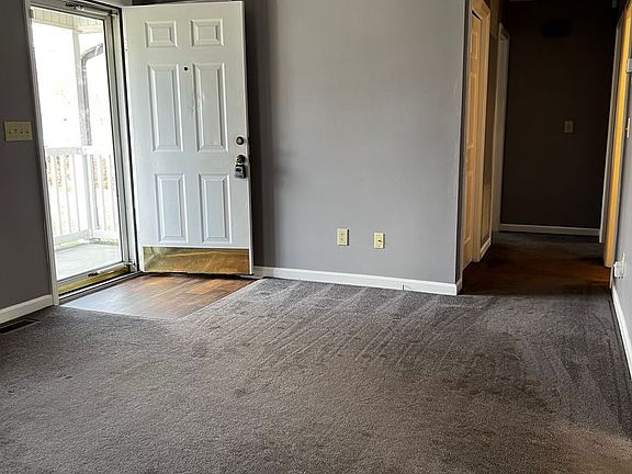 4th image of 209-211 E Gilbreath St #209