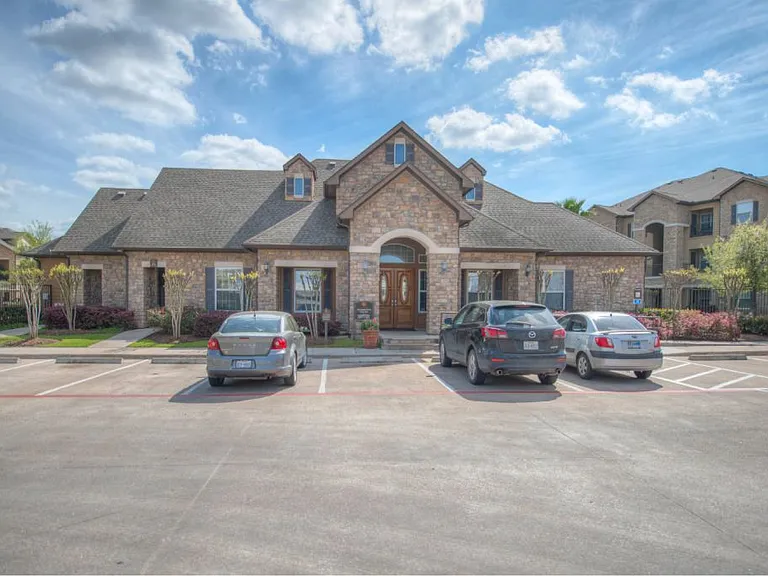Leasing office at Stonehaven Apartments in Houston, TX