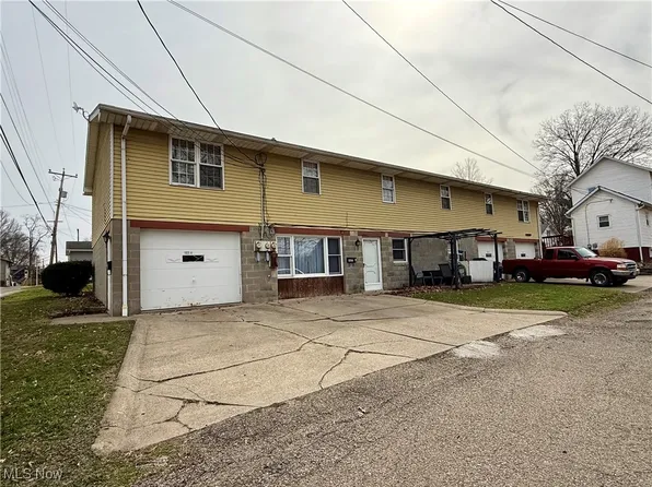 1025 Parrish St, Uhrichsville, OH 44683