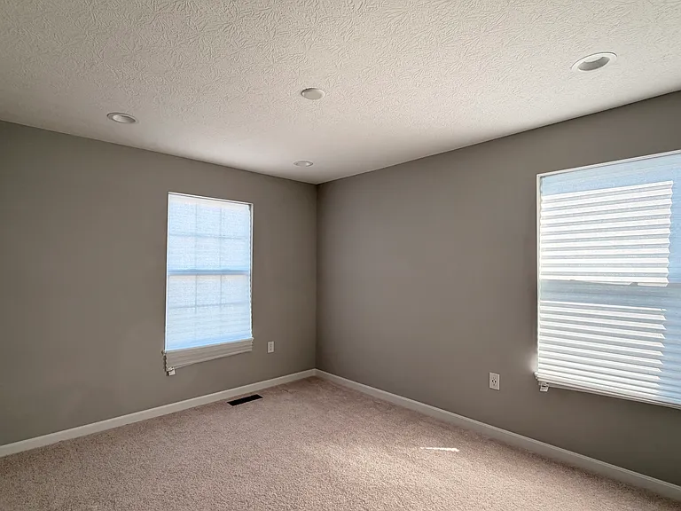 8833 Ingraham Ln — Photo 38