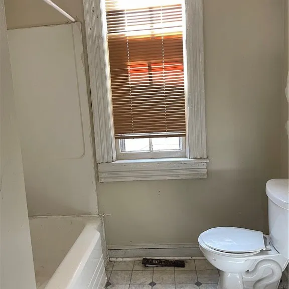 712 W Washington St #A — Photo 4