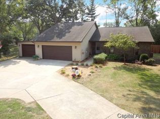 42 Wisteria Dr, Springfield, IL 62711