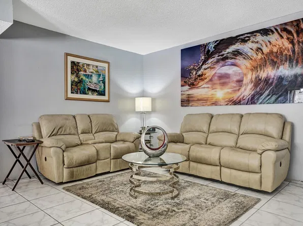 5300 Washington Street #Q201, Hollywood, FL 33021