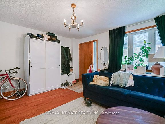 5th image of 53 Churchill Ave