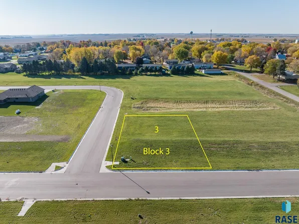 1304 Castle St, Larchwood, IA 51241