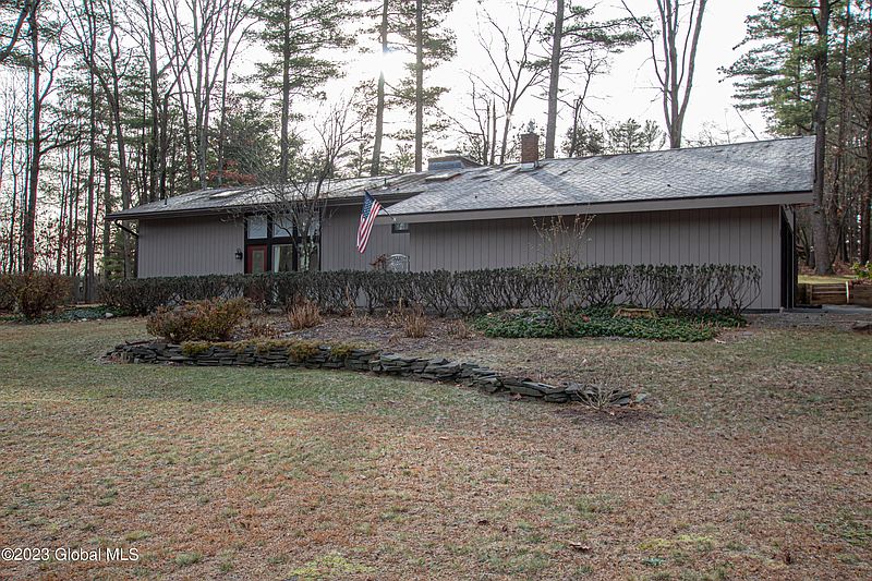 2nd image of 75 Cherokee Lane
