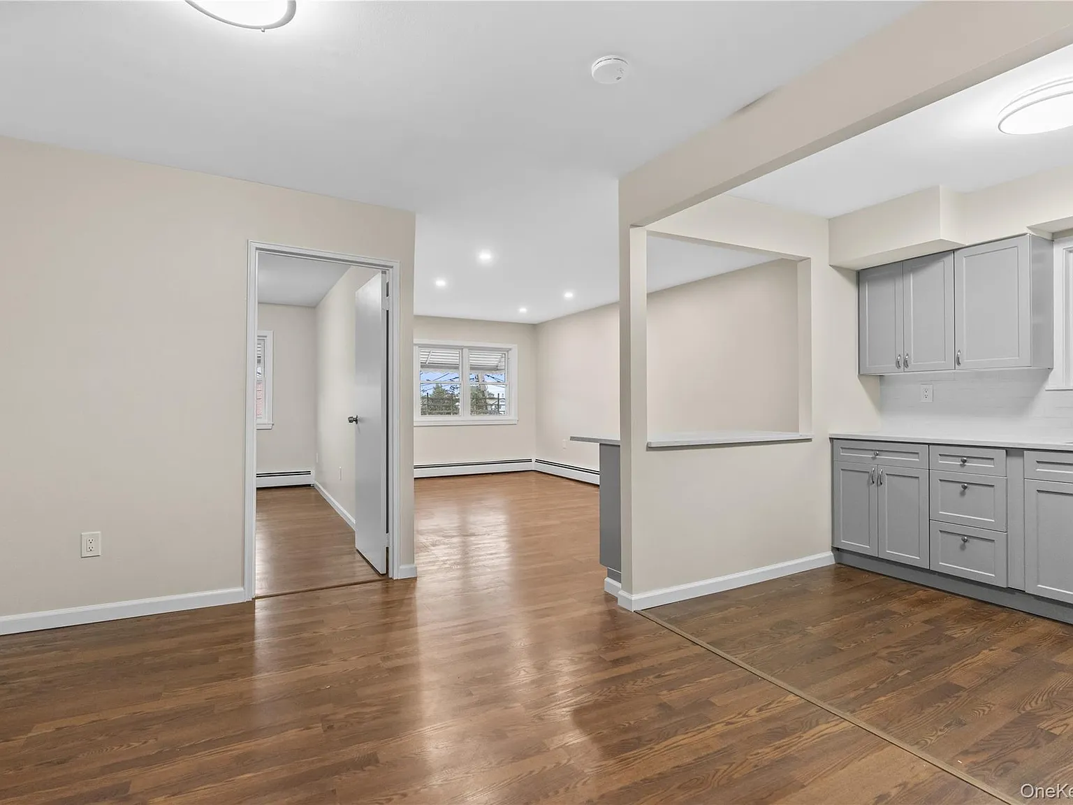 3 bed, 1.0 bath, 1200 sqft, $3,000 — Photo 2
