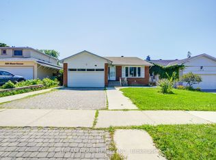 1323 Shamir Cres, Mississauga, ON L5C 1L2